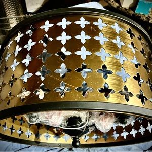 Beautiful chandelier with brass and wrought iron piece
